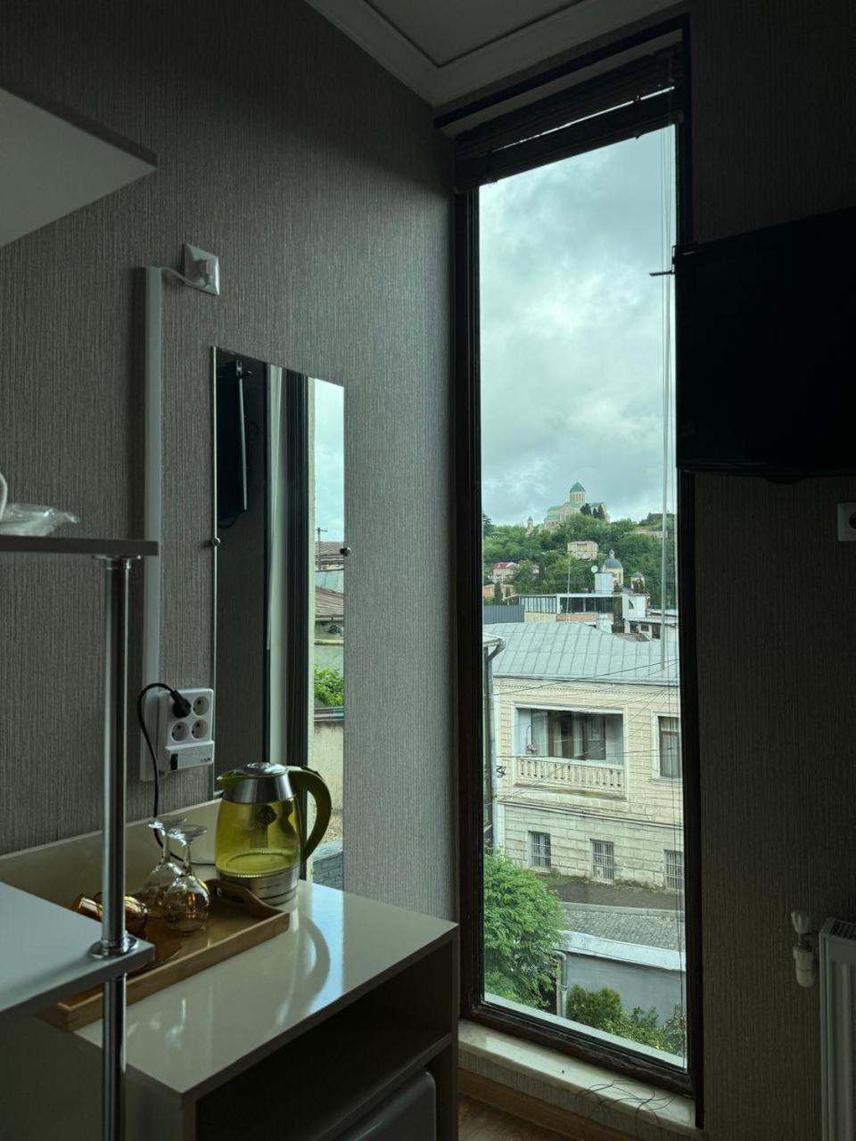 Aisi Kutaisi Hotel Exterior foto