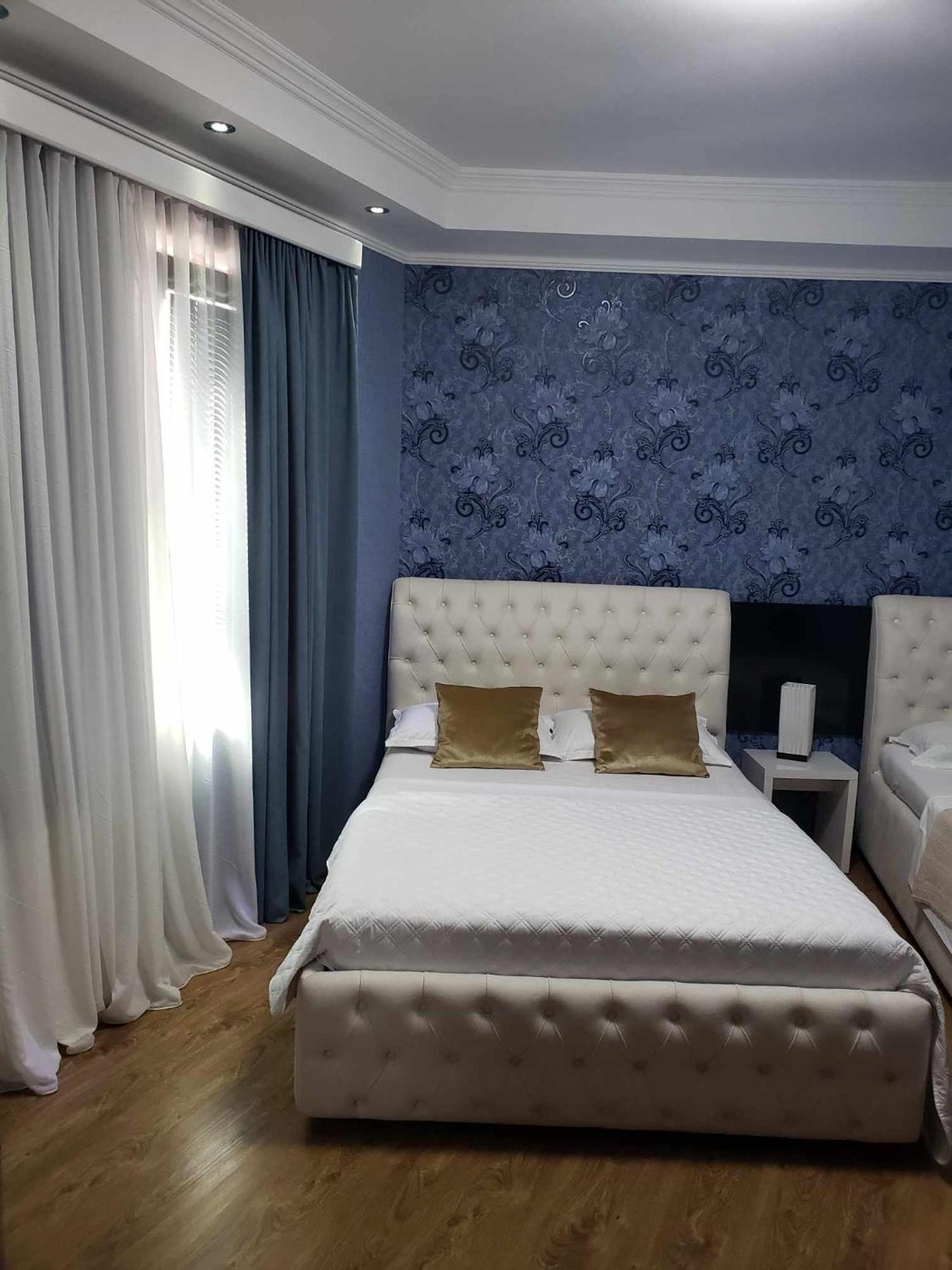 Aisi Kutaisi Hotel Exterior foto